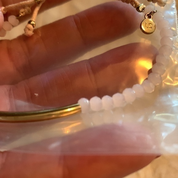 Bracelet soft pink crystal stones self adjustable - Picture 3 of 3